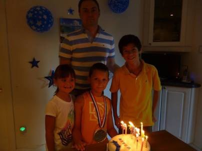 1012518_608700122515188_1447598150_n