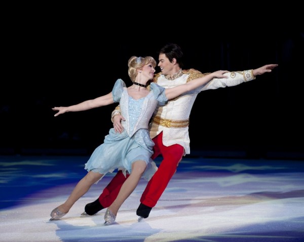 Disney-on-Ice-Cindy-and-Prince-1024x818