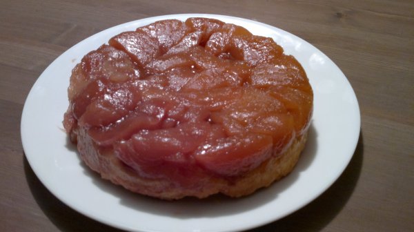 Непритязательный на вид, но невероятно вкусный, нежный Тарт Татен.